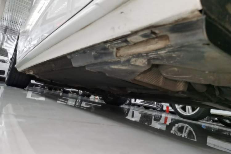 Used Audi A4L 2023 40 TFSI Fashion Dynamic Model Left Side Sill