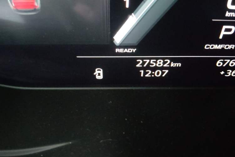 Used Audi A4L 2023 40 TFSI Fashion Dynamic Model Odometer Close Up