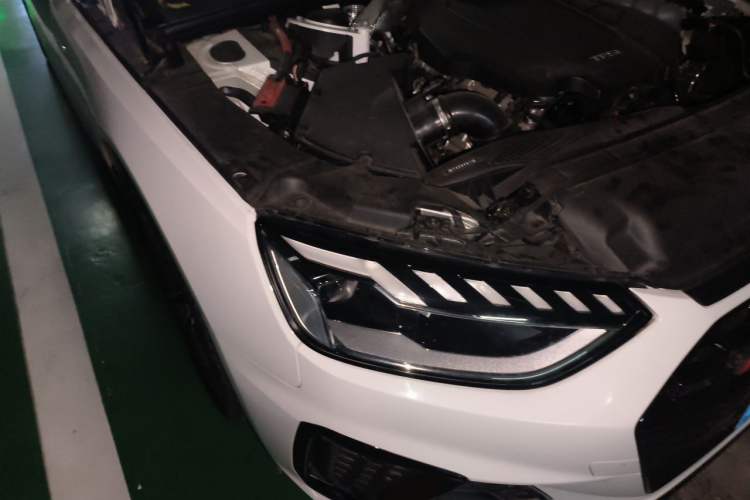 Used Audi A4L 2023 40 TFSI Fashion Dynamic Model Right Front Headlight