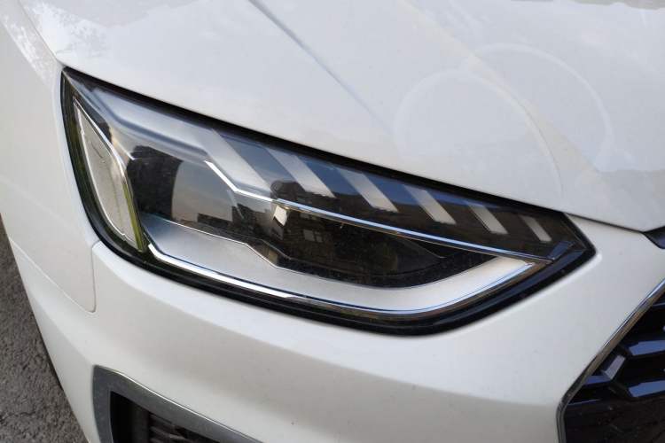Used Audi A4L 2023 40 TFSI Fashion Dynamic Model Right Front Headlight