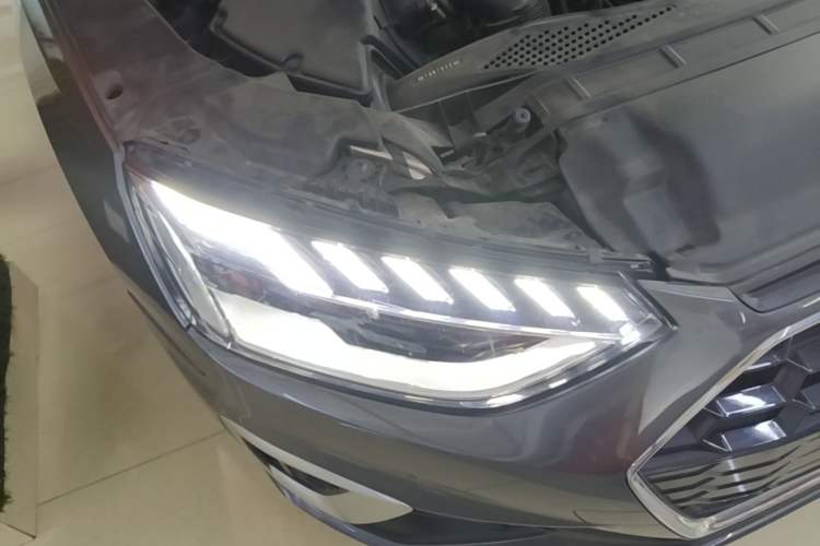 Used Audi A4L 2023 40 TFSI Fashion Dynamic Model Right Front Headlight