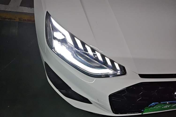 Used Audi A4L 2023 40 TFSI Luxury Dynamic Model Right Front Headlight
