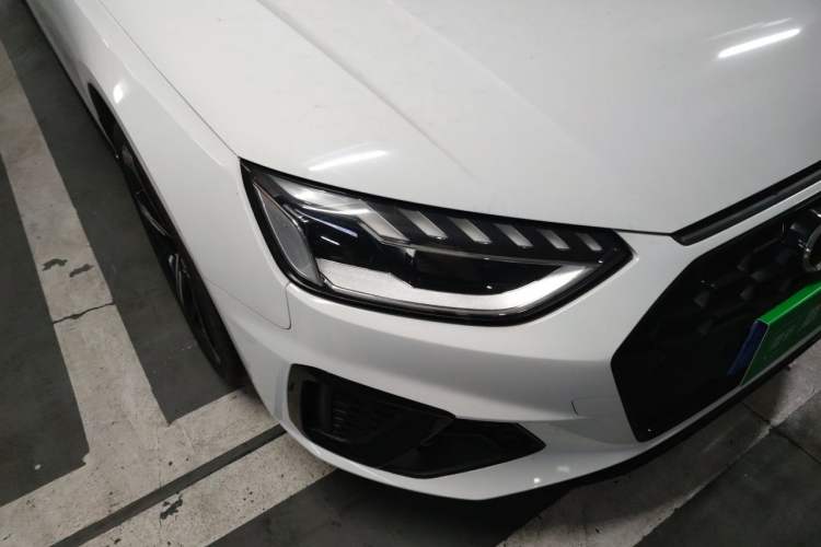 Used Audi A4L 2023 40 TFSI Luxury Dynamic Model Right Front Headlight