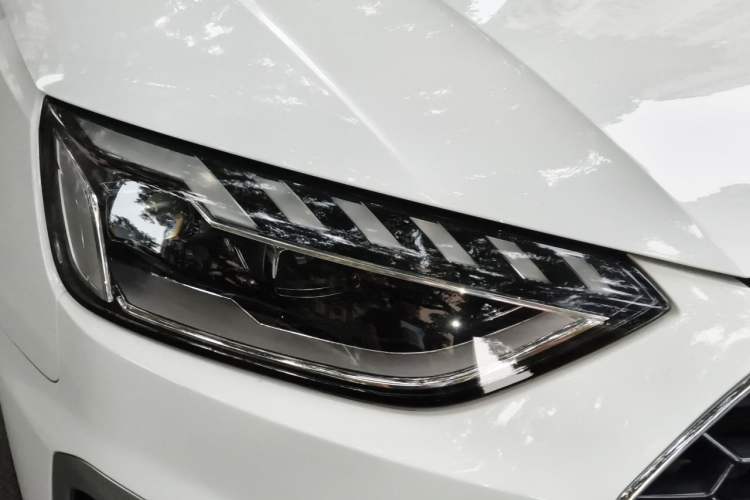 Used Audi A4L 2023 40 TFSI Fashion Dynamic Model Right Front Headlight