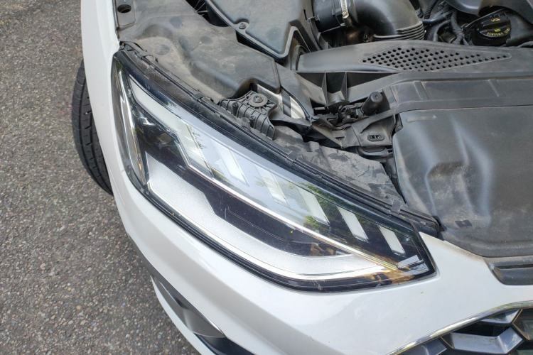 Used Audi A4L 2023 40 TFSI Fashion Dynamic Model Right Front Headlight