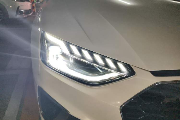 Used Audi A4L 2023 40 TFSI Fashion Dynamic Model Right Front Headlight