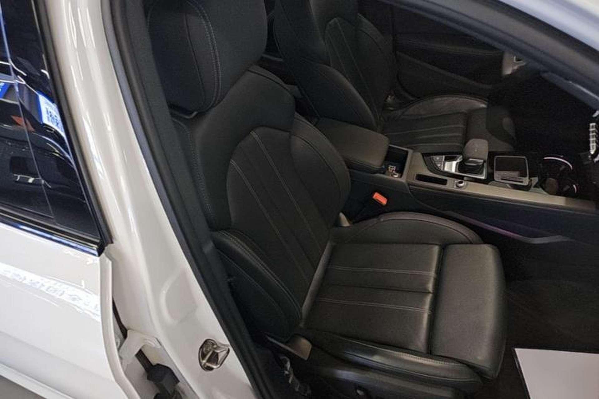 Used Audi A4L 2023 40 TFSI Luxury Dynamic Model Right Front Seat
