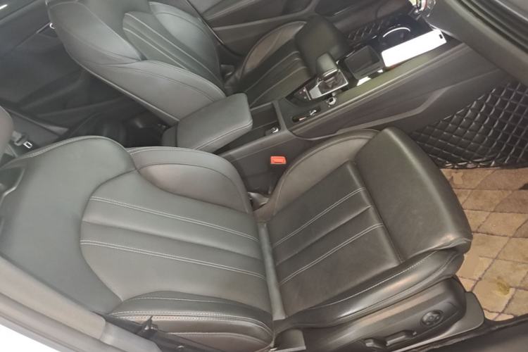 Used Audi A4L 2023 40 TFSI Luxury Dynamic Model Right Front Seat