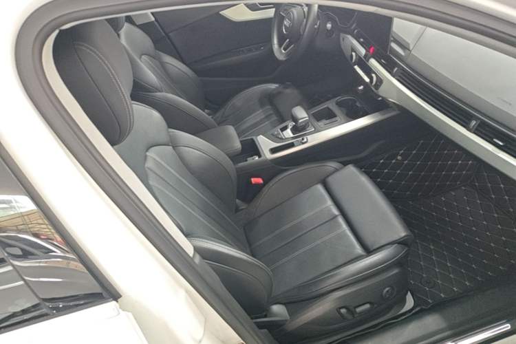 Used Audi A4L 2023 40 TFSI Fashion Dynamic Model Right Front Seat