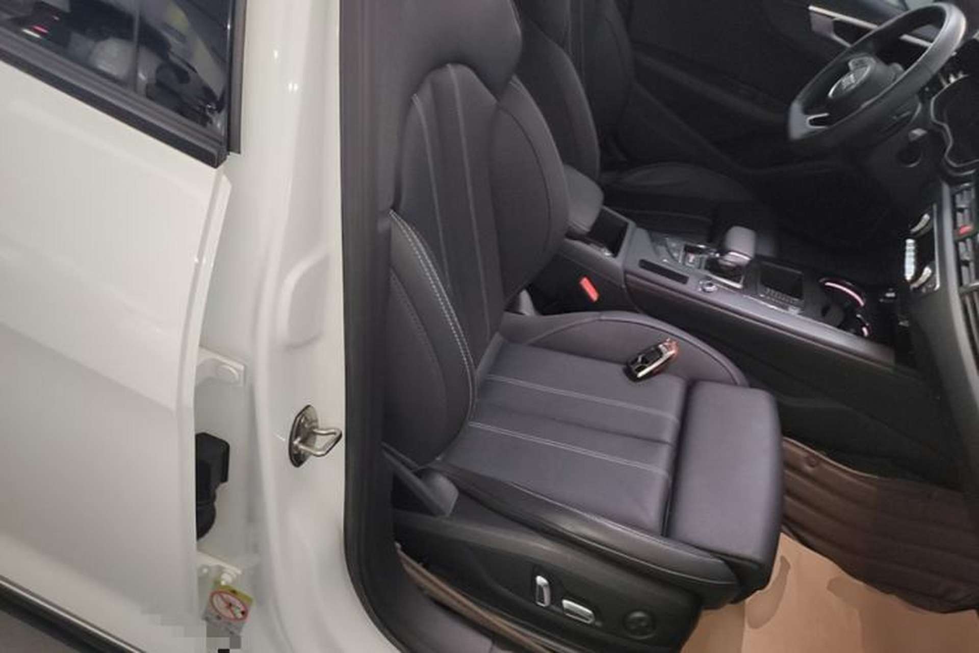 Used Audi A4L 2023 40 TFSI Luxury Dynamic Model Right Front Seat
