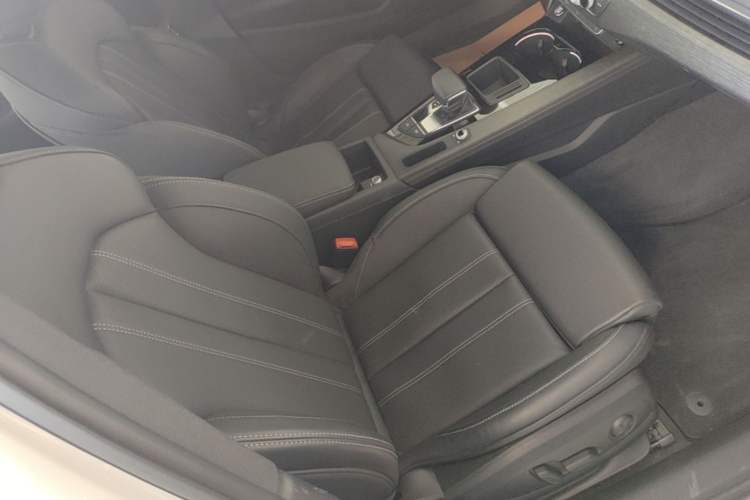 Used Audi A4L 2023 40 TFSI Luxury Dynamic Model Right Front Seat