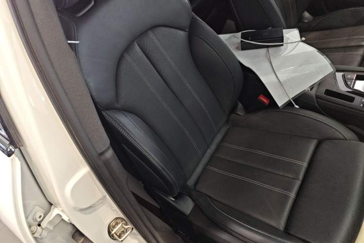 Used Audi A4L 2023 40 TFSI Luxury Dynamic Model Right Front Seat
