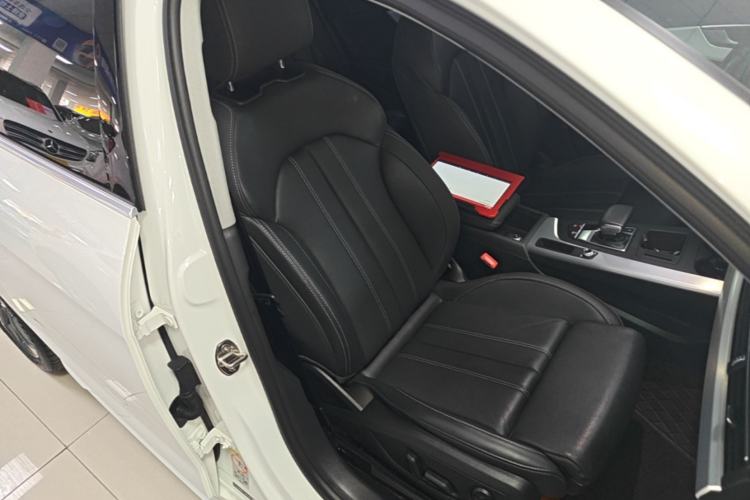 Used Audi A4L 2023 40 TFSI Fashion Dynamic Model Right Front Seat