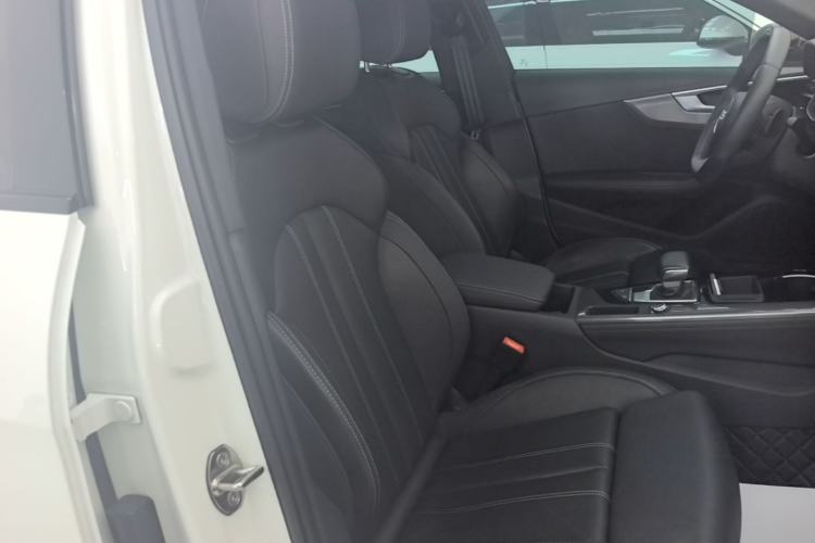 Used Audi A4L 2023 40 TFSI quattro Luxury Dynamic Edition Right Front Seat