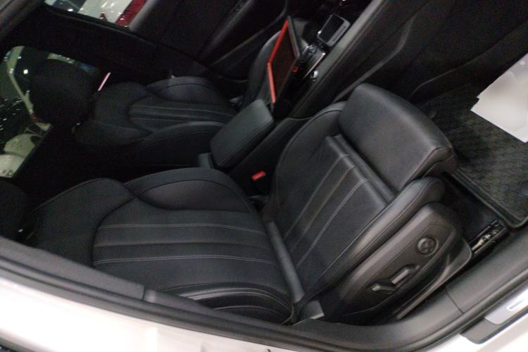 Used Audi A4L 2023 40 TFSI Luxury Dynamic Model Right Front Seat