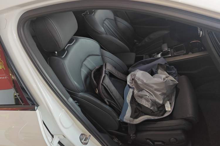 Used Audi A4L 2023 40 TFSI Luxury Dynamic Model Right Front Seat