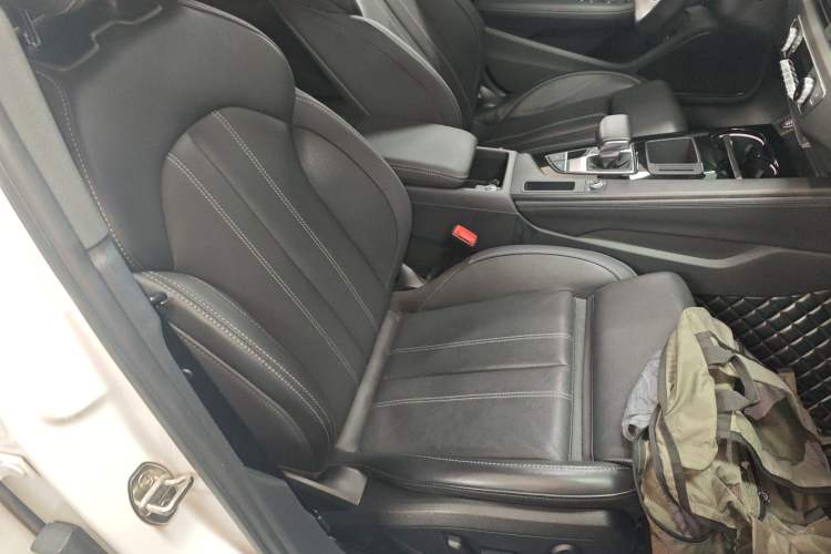 Used Audi A4L 2023 40 TFSI Luxury Dynamic Model Right Front Seat