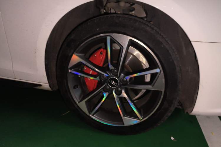 Used Audi A4L 2023 40 TFSI Fashion Dynamic Model Right Front Wheel Hub