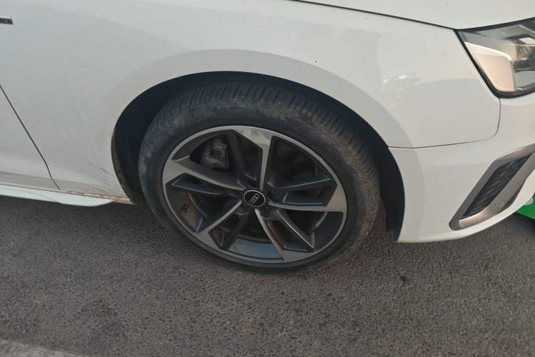 Used Audi A4L 2023 40 TFSI Fashion Dynamic Model Right Front Wheel Hub
