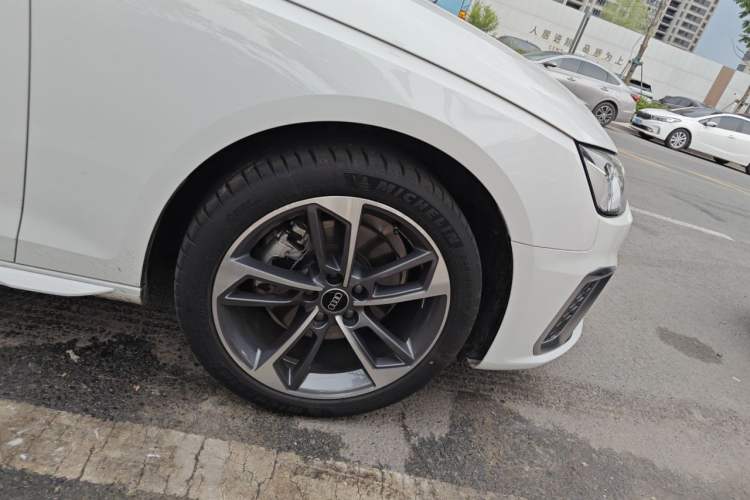Used Audi A4L 2023 40 TFSI Fashion Dynamic Model Right Front Wheel Hub