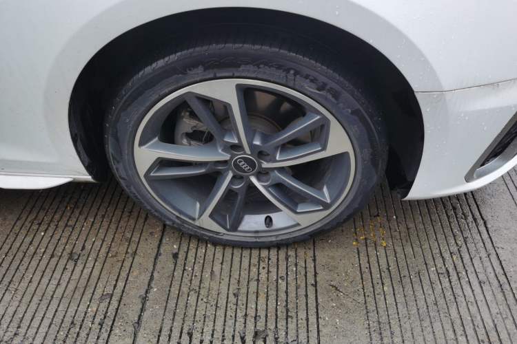 Used Audi A4L 2023 40 TFSI Fashion Dynamic Model Right Front Wheel Hub