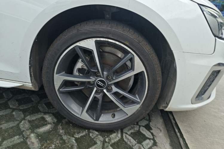 Used Audi A4L 2023 40 TFSI Fashion Dynamic Model Right Front Wheel Hub