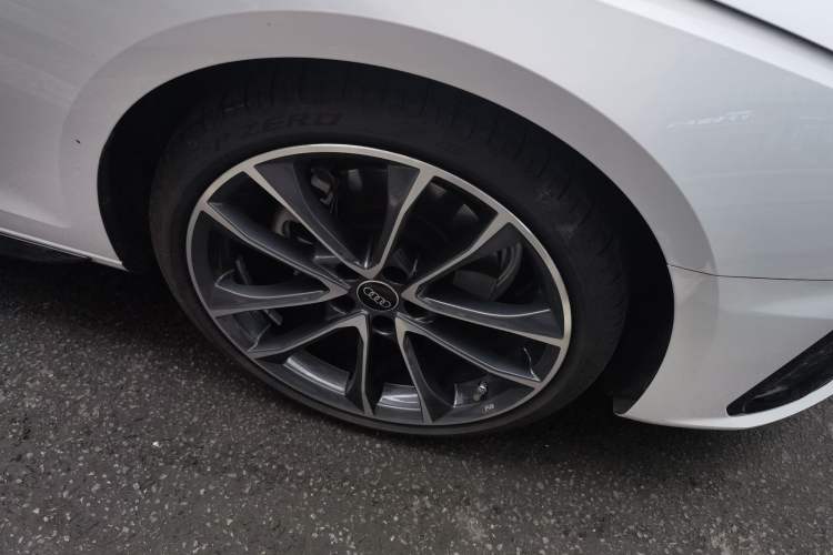 Used Audi A4L 2023 40 TFSI quattro Luxury Dynamic Edition Right Front Wheel Hub