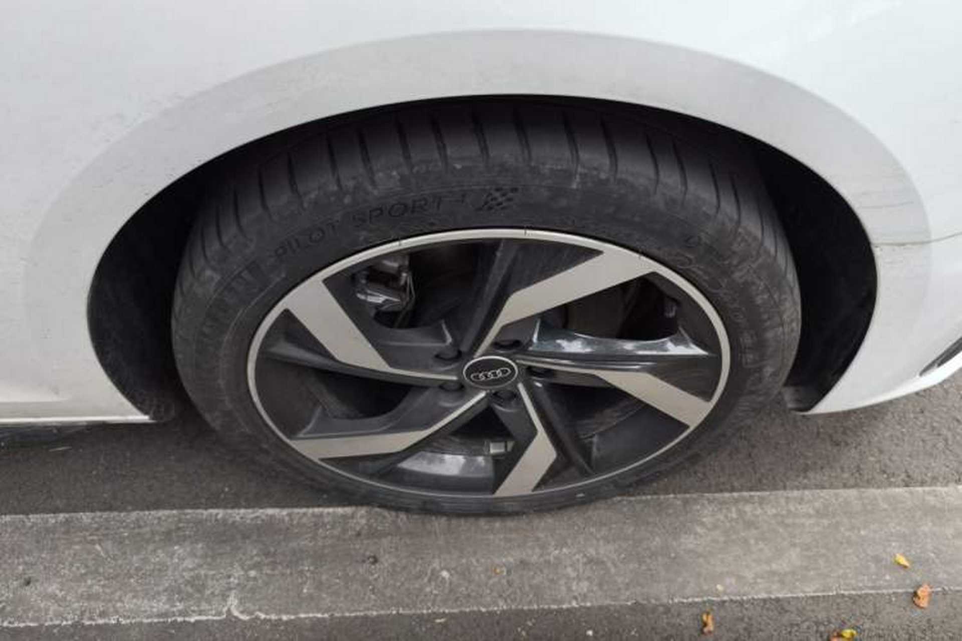 Used Audi A4L 2023 40 TFSI Bang & Olufsen Starry Night Edition Right Front Wheel Hub