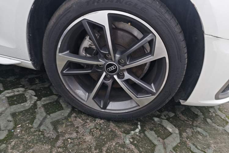 Used Audi A4L 2023 40 TFSI Fashion Dynamic Model Right Front Wheel Hub