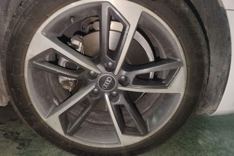 Used Audi A4L 2023 40 TFSI Fashion Dynamic Model Right Front Wheel Hub