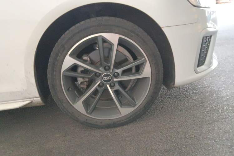 Used Audi A4L 2023 40 TFSI Fashion Dynamic Model Right Front Wheel Hub