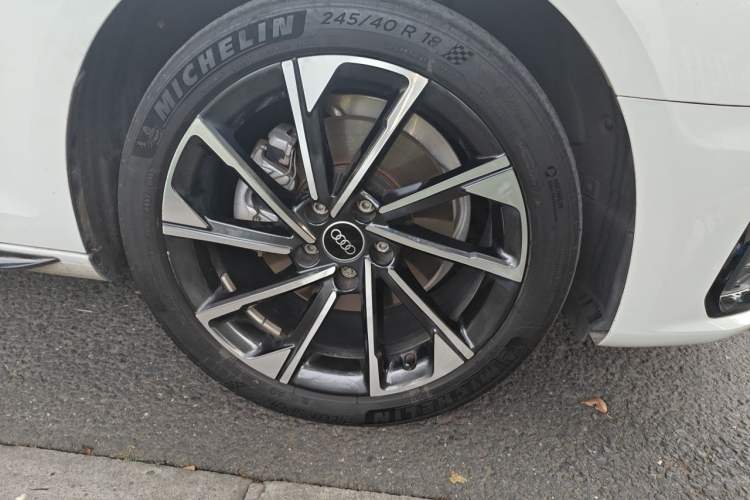 Used Audi A4L 2023 40 TFSI Luxury Dynamic Model Right Front Wheel Hub