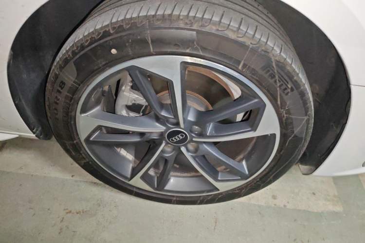 Used Audi A4L 2023 40 TFSI Fashion Dynamic Model Right Front Wheel Hub