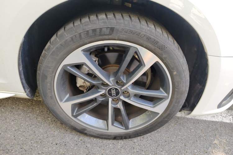 Used Audi A4L 2023 40 TFSI Fashion Dynamic Model Right Front Wheel Hub