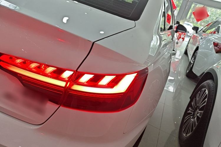 Used Audi A4L 2023 40 TFSI Fashion Dynamic Model Right Rear Taillight