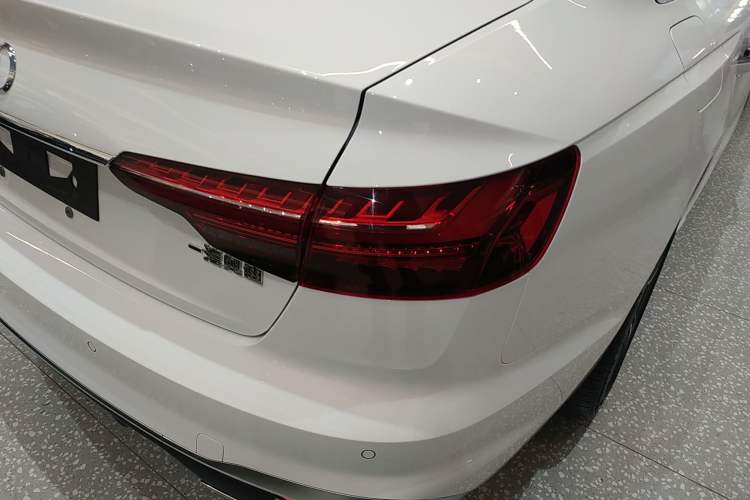 Used Audi A4L 2023 40 TFSI Fashion Dynamic Model Right Rear Taillight