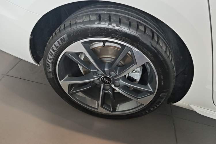 Used Audi A4L 2023 40 TFSI Fashion Dynamic Model Right Rear Wheel Hub