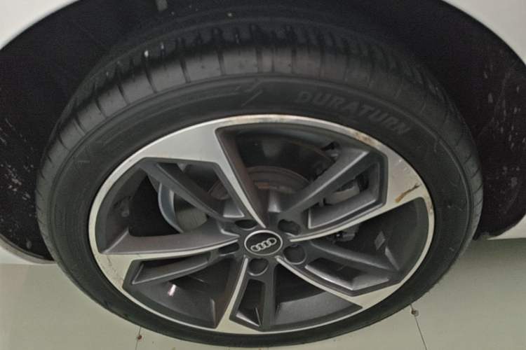 Used Audi A4L 2023 40 TFSI Fashion Dynamic Model Right Rear Wheel Hub