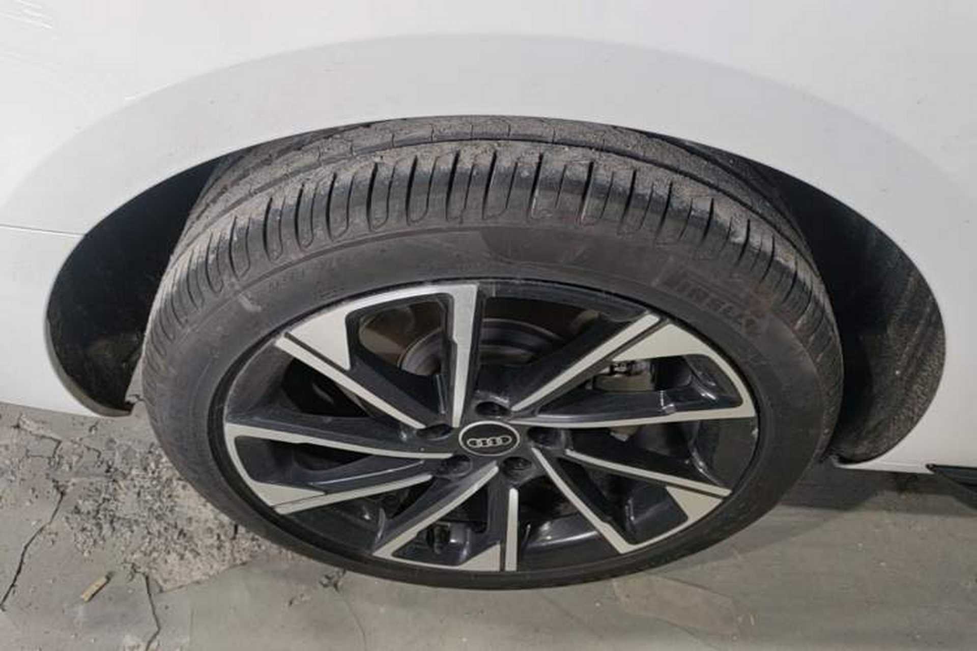 Used Audi A4L 2023 40 TFSI Luxury Dynamic Model Right Rear Wheel Hub