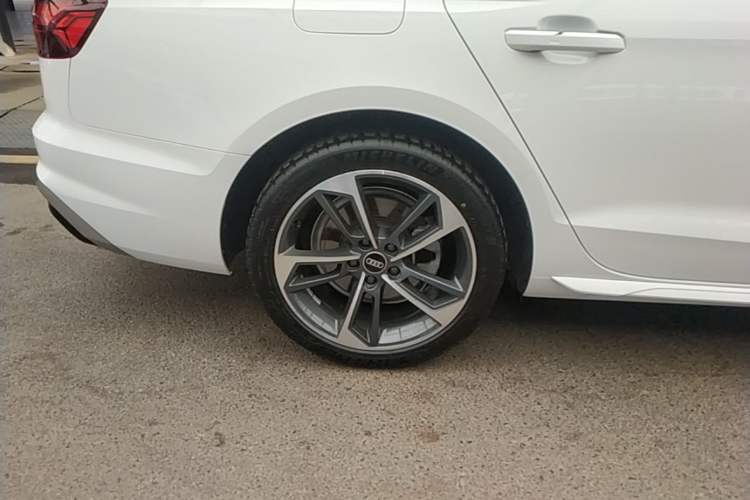 Used Audi A4L 2023 40 TFSI Fashion Dynamic Model Right Rear Wheel Hub