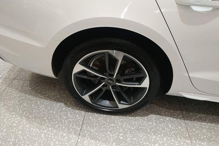 Used Audi A4L 2023 40 TFSI Fashion Dynamic Model Right Rear Wheel Hub
