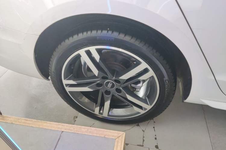 Used Audi A4L 2023 40 TFSI Fashion Dynamic Model Right Rear Wheel Hub