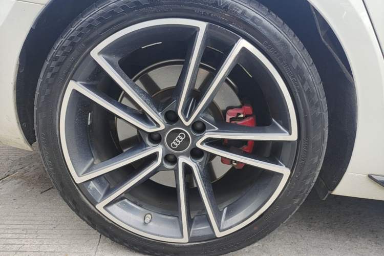 Used Audi A4L 2023 45 TFSI quattro Prestige Dynamic Edition Right Rear Wheel Hub