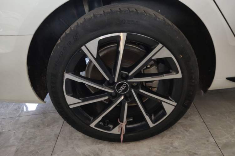 Used Audi A4L 2023 40 TFSI Luxury Dynamic Model Right Rear Wheel Hub
