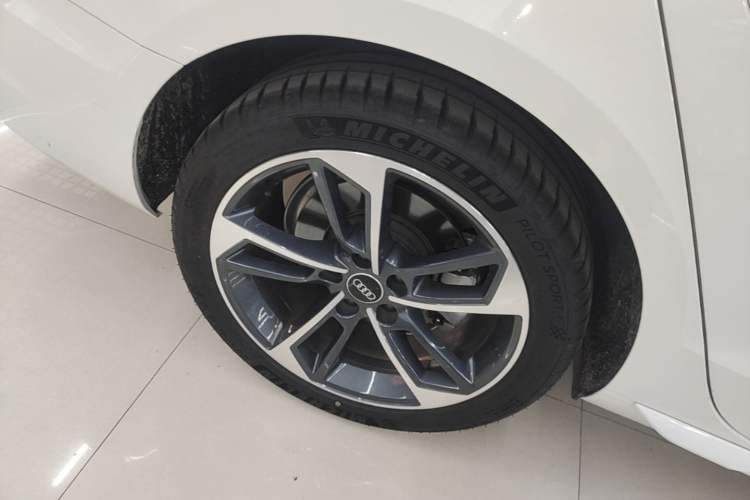 Used Audi A4L 2023 40 TFSI Fashion Dynamic Model Right Rear Wheel Hub