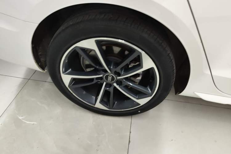 Used Audi A4L 2023 40 TFSI Fashion Dynamic Model Right Rear Wheel Hub