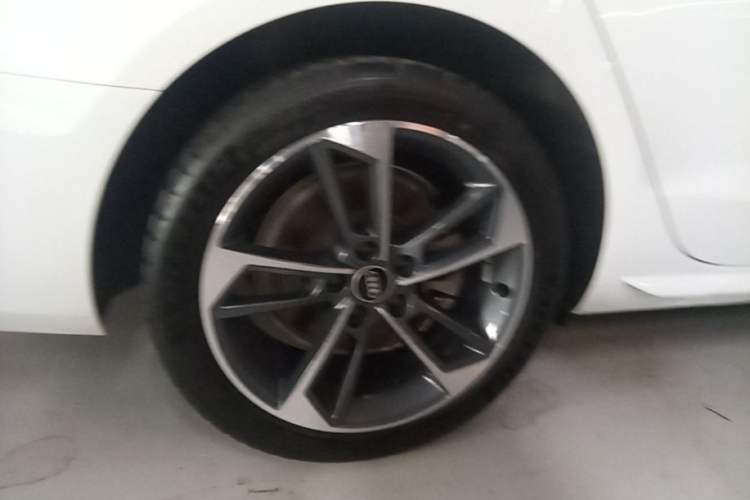 Used Audi A4L 2023 40 TFSI Fashion Dynamic Model Right Rear Wheel Hub