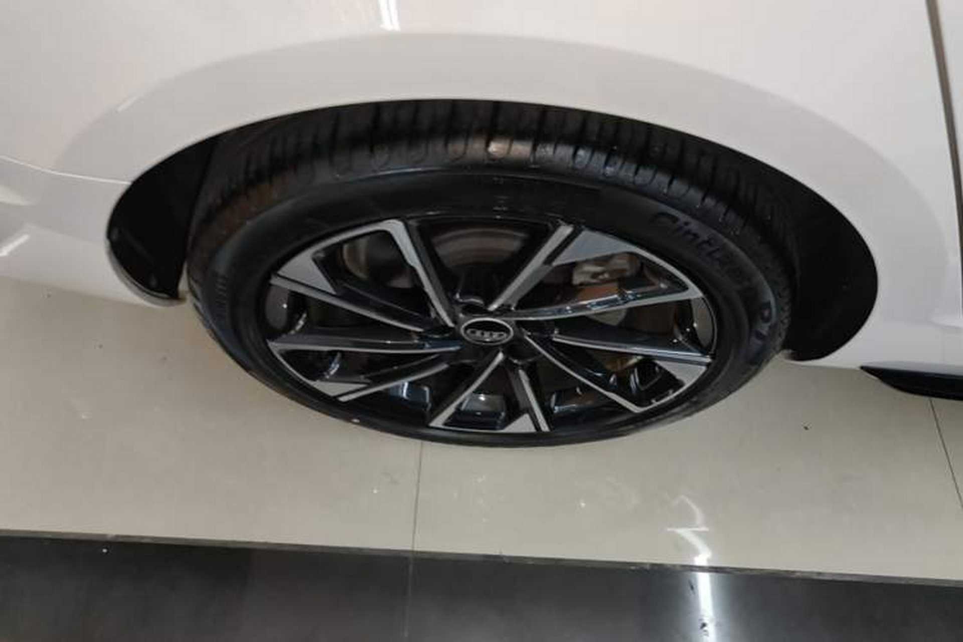 Used Audi A4L 2023 40 TFSI Luxury Dynamic Model Right Rear Wheel Hub