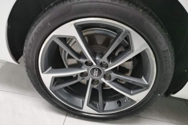 Used Audi A4L 2023 40 TFSI Fashion Dynamic Model Right Rear Wheel Hub