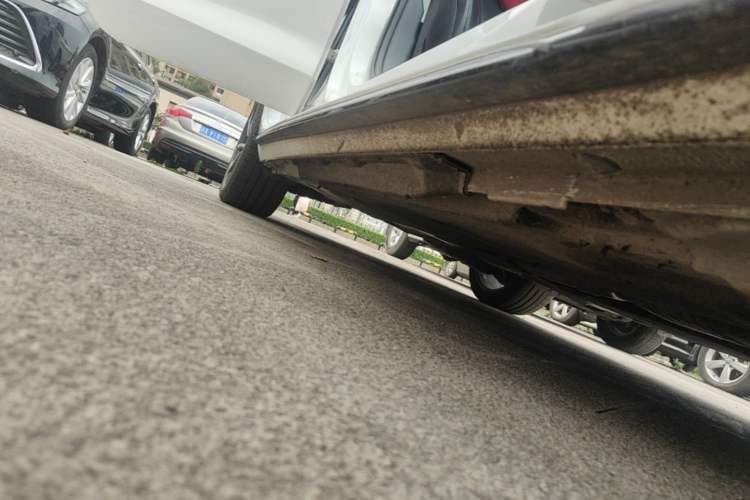 Used Audi A4L 2023 40 TFSI Luxury Dynamic Model Right Side Sill
